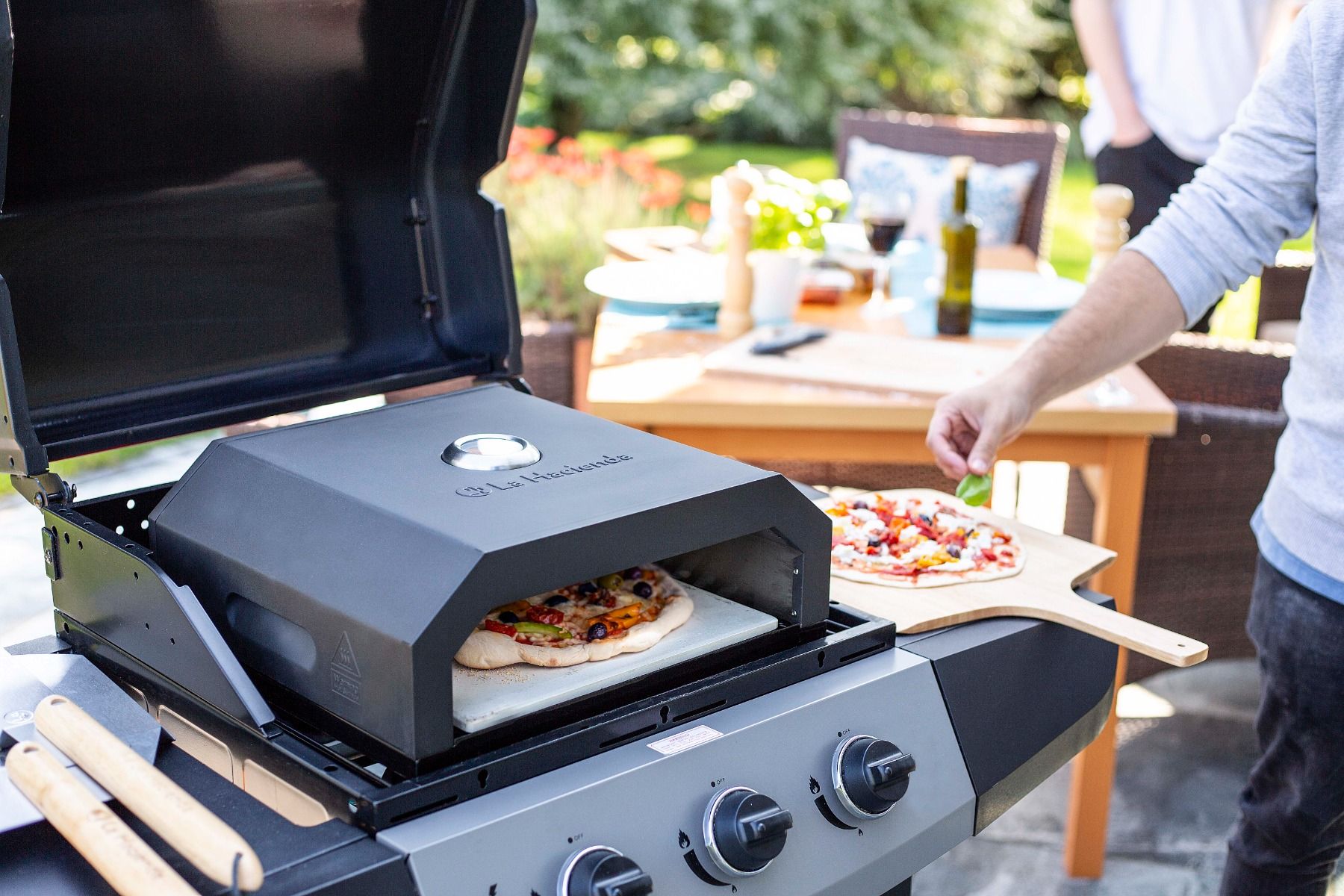 La Hacienda Firebox Black BBQ Pizzaofen (Schwarz)