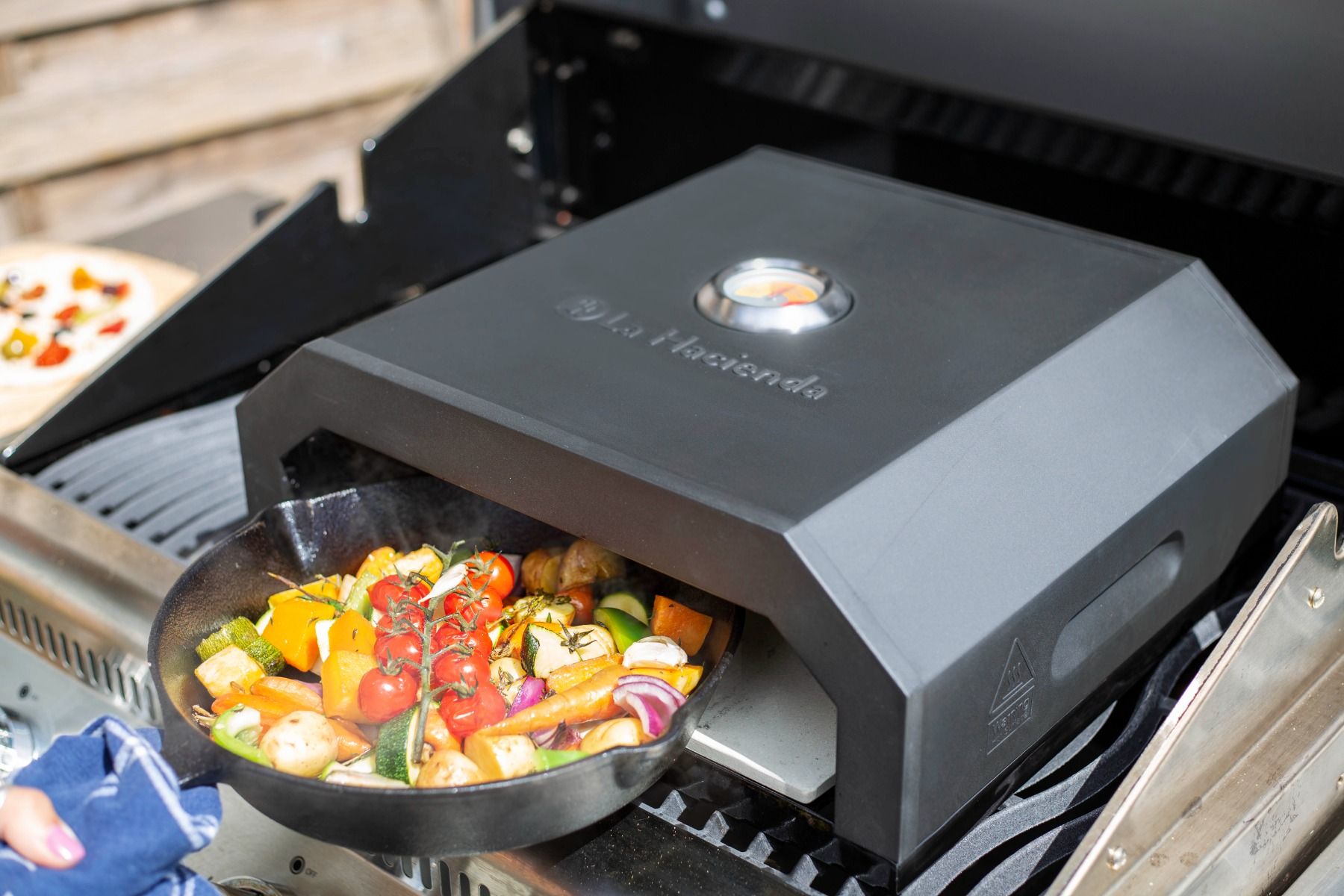 La Hacienda Firebox Black BBQ Pizzaofen (Schwarz)