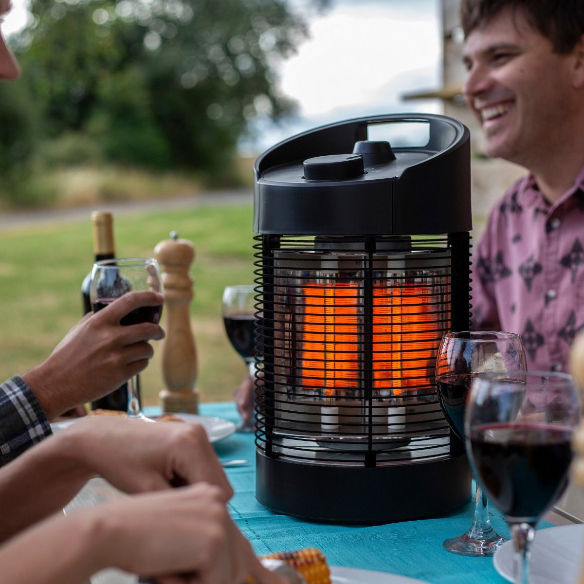 La Hacienda Nero Tischheater