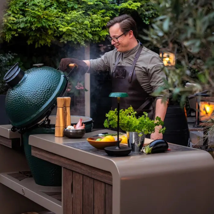 Big Green Egg Kamado Grill large