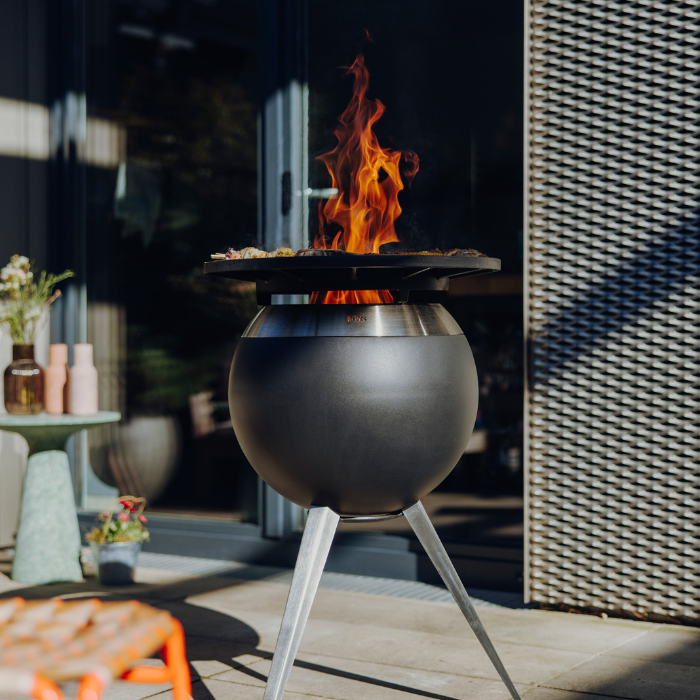 Höfats MOON 45 rauchfreier Feuerkorb mit Plancha