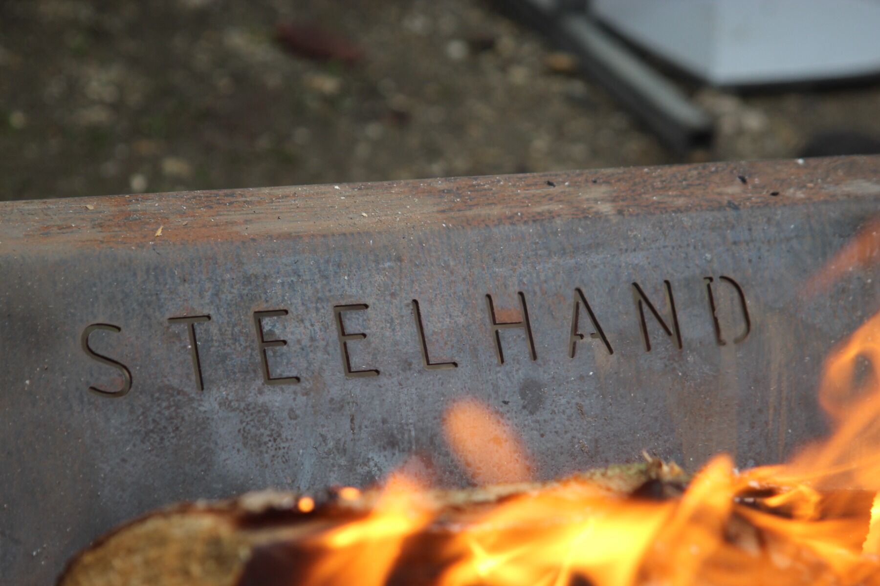 Steelhand V-Pit Feuerkorb